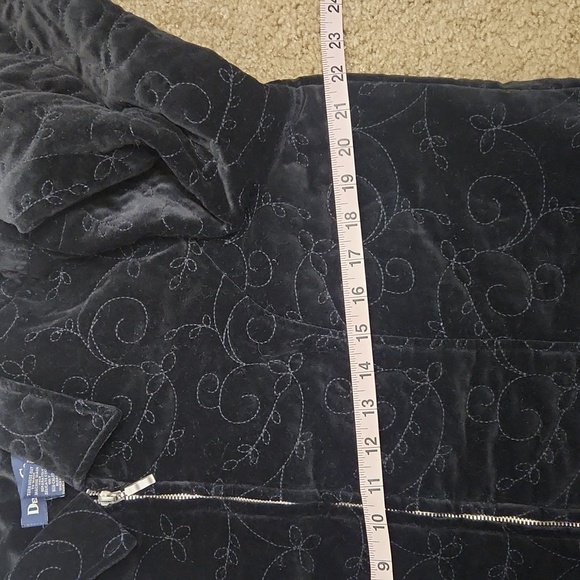 Black velvet quilted old English Style Winter Jacket. Full Zip Down Whimsigoth - Picture 12 of 13